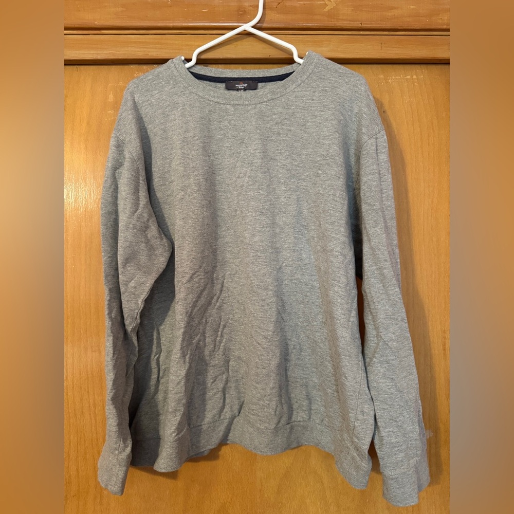 Mountain Ridge Large Grey Crewneck